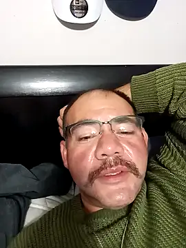 CluelessIcing2 online show from November 12, 2025, 6:28 am