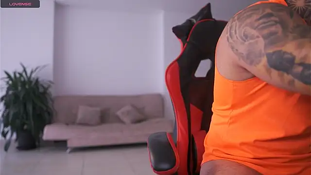 Snapshot of LeoSalvatore_ chatting on November 30, 2025, 8:53 pm LeoSalvatore online show from November 30, 2025, 8:53 pm