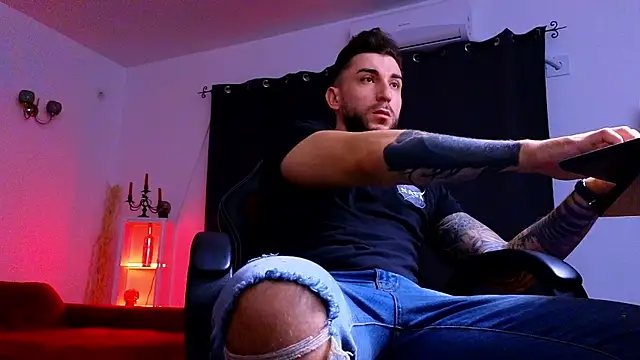 Snapshot of MightyAaron66 chatting on November 8, 2025, 4:16 am MightyAaron66 online show from November 8, 2025, 4:16 am