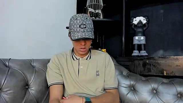 HeellBoy  online show from November 29, 2025, 3:50 am