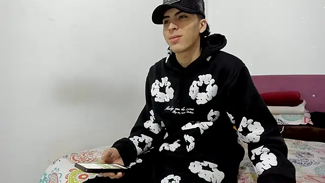 HeellBoy  online show from February 27, 2026, 8:25 am