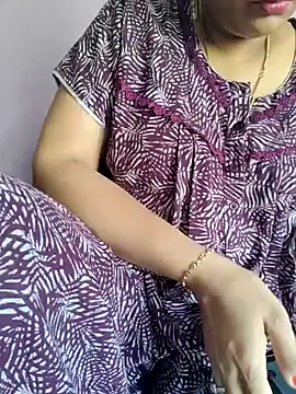 Snapshot of samitasharma chatting on November 3, 2025, 6:18 am samitasharma online show from November 3, 2025, 6:18 am