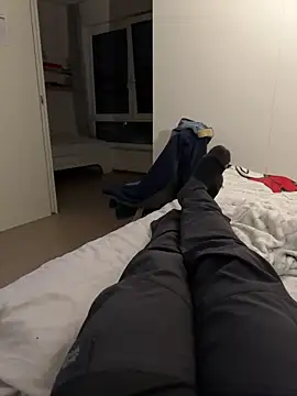 Snapshot of rundum40 chatting on November 25, 2025, 5:46 pm rundum40 online show from November 25, 2025, 5:46 pm