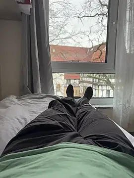 Snapshot of rundum40 chatting on November 19, 2025, 12:16 pm rundum40 online show from November 19, 2025, 12:16 pm