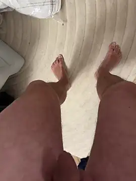 Snapshot of rundum40 chatting on January 4, 2025, 6:51 pm rundum40 online show from January 4, 2025, 6:51 pm