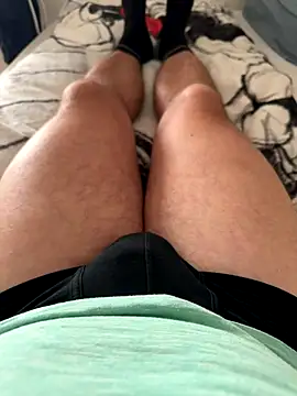 Snapshot of rundum40 chatting on December 3, 2025, 10:14 am rundum40 online show from December 3, 2025, 10:14 am