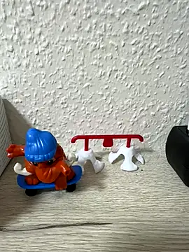 Snapshot of rundum40 chatting on November 17, 2025, 4:44 pm rundum40 online show from November 17, 2025, 4:44 pm