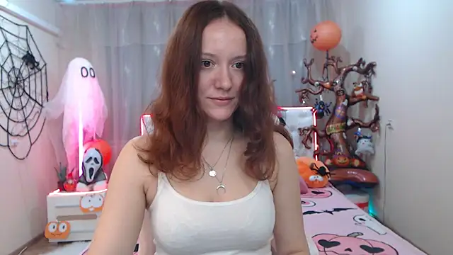 Snapshot of BarbaraStily chatting on November 7, 2025, 8:19 am BarbaraStily online show from November 7, 2025, 8:19 am