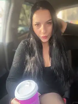 Snapshot of Roxana-Sexy chatting on November 11, 2025, 4:29 am Roxana-Sexy online show from November 11, 2025, 4:29 am