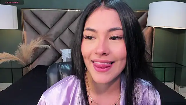 Mia Elowen online show from February 22, 2025, 8:53 pm