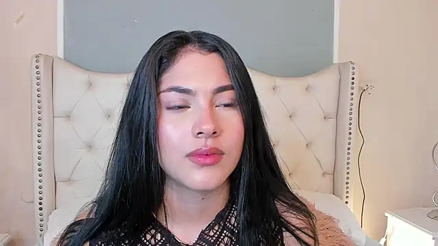 Mia Elowen online show from February 12, 2025, 12:58 am