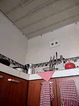 LaurenWelly  online show from April 12, 2026, 8:34 pm