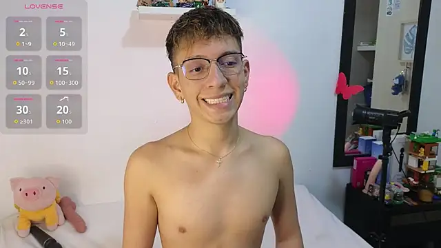Snapshot of milky__boy_ chatting on July 10, 2026, 12:10 am milky boy online show from July 10, 2026, 12:10 am