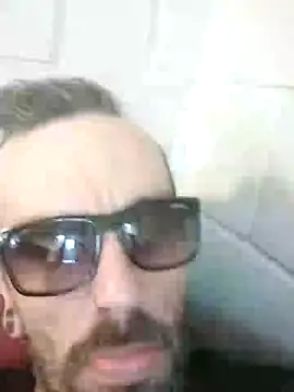 Snapshot of IL_SAINT_XXX chatting on December 16, 2025, 10:52 am IL SAINT XXX online show from December 16, 2025, 10:52 am