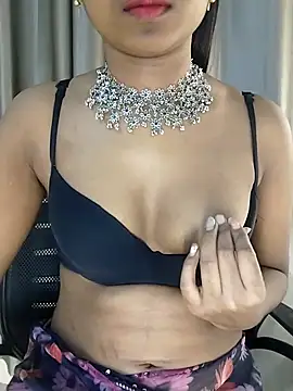 Snapshot of Rinika_67 chatting on November 9, 2025, 2:10 pm Rinika 67 online show from November 9, 2025, 2:10 pm