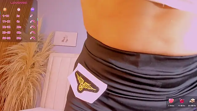 Snapshot of Paula-Brown1 chatting on October 28, 2025, 7:13 pm Paula-Brown1 online show from October 28, 2025, 7:13 pm