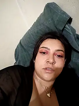 CORALINE GREYM online show from December 3, 2025, 2:12 am