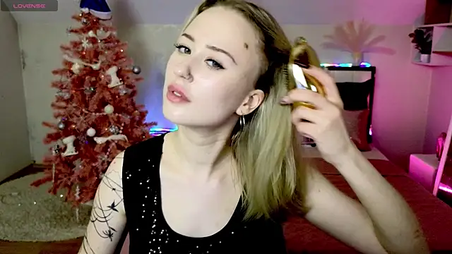 SashaBrooks online show from December 22, 2025, 1:55 pm