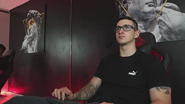 Snapshot of JacksonOlsenn chatting on November 5, 2025, 11:30 pm JacksonOlsenn online show from November 5, 2025, 11:30 pm