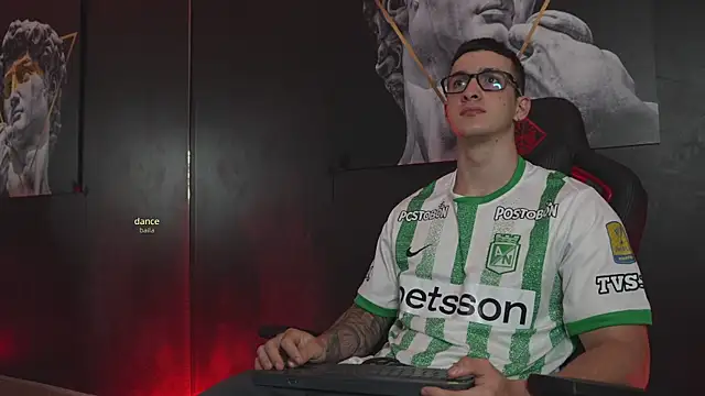 Snapshot of JacksonOlsenn chatting on November 11, 2025, 9:09 pm JacksonOlsenn online show from November 11, 2025, 9:09 pm