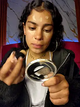 Snapshot of NINA_18_YEARS chatting on October 23, 2025, 8:07 pm NINA 18 YEARS online show from October 23, 2025, 8:07 pm