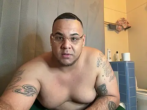 Snapshot of fatboyjayohh126 chatting on January 22, 2025, 8:18 am fatboyjayohh126 online show from January 22, 2025, 8:18 am