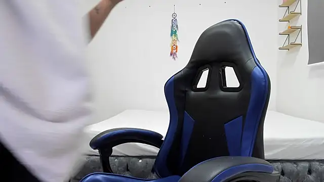 Samanthagax online show from December 15, 2025, 11:49 am