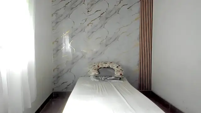 coralcarter1 online show from February 15, 2026, 4:17 pm