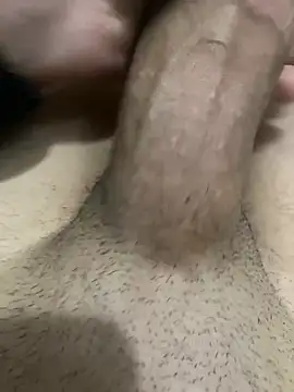 Snapshot of alex-riadh chatting on January 11, 2025, 1:32 pm alex-riadh online show from January 11, 2025, 1:32 pm