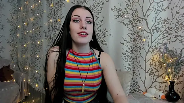 Mary0Lou online show from December 18, 2024, 5:26 am