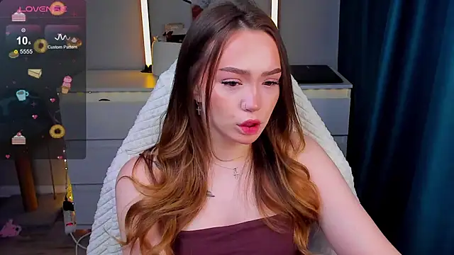 Evia r0se online show from March 9, 2026, 8:07 am