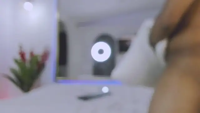 Snapshot of mia_and_masterboy chatting on December 15, 2024, 9:13 am mia and masterboy online show from December 15, 2024, 9:13 am