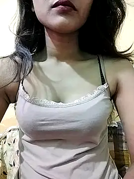 MISSQUEEN48 online show from February 5, 2026, 5:47 am