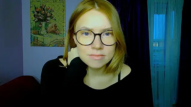 Snapshot of TaylorBre chatting on November 17, 2025, 6:39 am TaylorBre online show from November 17, 2025, 6:39 am