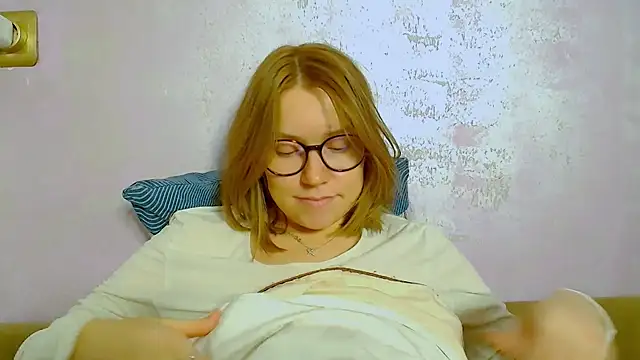 Snapshot of TaylorBre chatting on November 10, 2025, 6:46 pm TaylorBre online show from November 10, 2025, 6:46 pm