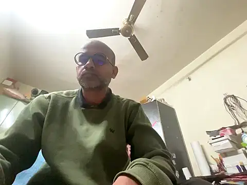 SammyChocolateIndian online show from December 14, 2025, 1:06 pm