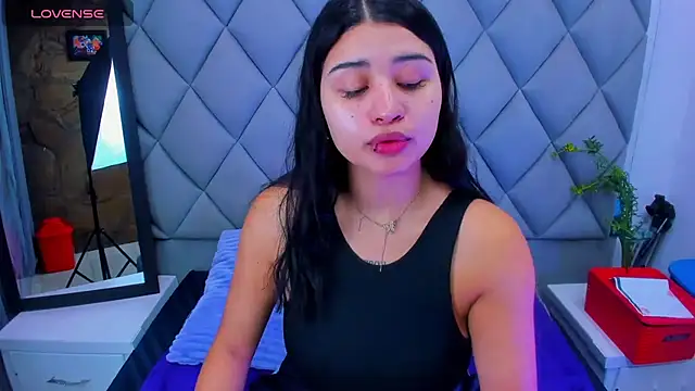 Snapshot of venusowen_ chatting on November 4, 2025, 1:48 pm venusowen online show from November 4, 2025, 1:48 pm