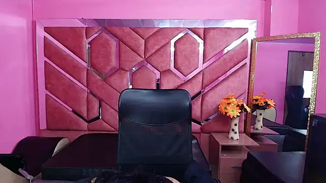 Snapshot of venusowen_ chatting on November 23, 2025, 11:53 am venusowen online show from November 23, 2025, 11:53 am