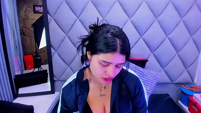 Snapshot of venusowen_ chatting on November 21, 2025, 12:26 pm venusowen online show from November 21, 2025, 12:26 pm