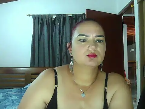 Snapshot of luna_withe chatting on June 11, 2026, 9:01 pm luna withe online show from June 11, 2026, 9:01 pm