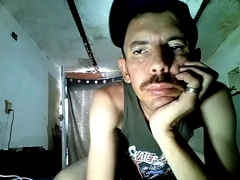 Snapshot of LittleJey chatting on May 25, 2026, 10:08 pm LittleJey online show from May 25, 2026, 10:08 pm