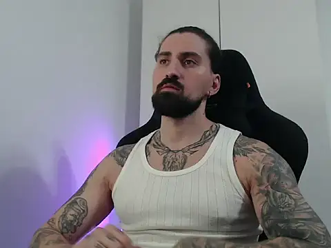 MateoHunk online show from November 13, 2025, 5:50 pm