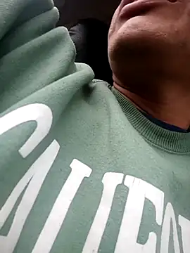 Snapshot of alexchir4 chatting on October 8, 2025, 12:50 pm alexchir4 online show from October 8, 2025, 12:50 pm