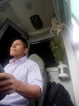 Snapshot of alexchir4 chatting on October 3, 2025, 12:50 pm alexchir4 online show from October 3, 2025, 12:50 pm