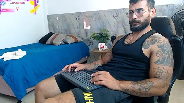 Snapshot of hanz_col chatting on November 10, 2025, 5:40 pm hanz col online show from November 10, 2025, 5:40 pm