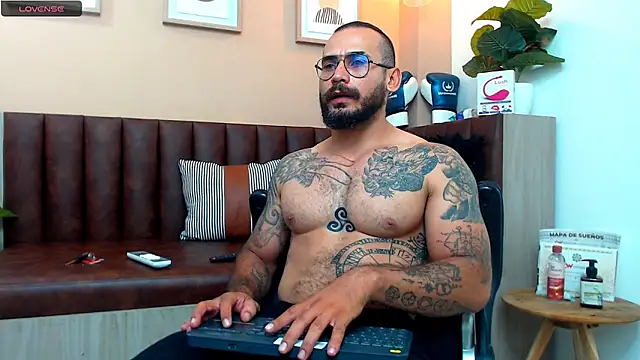 Snapshot of hanz_col chatting on March 15, 2025, 7:09 am hanz col online show from March 15, 2025, 7:09 am