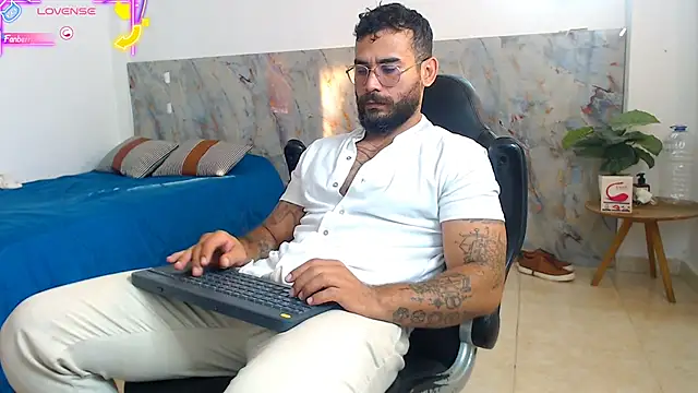 Snapshot of hanz_col chatting on November 6, 2025, 11:25 am hanz col online show from November 6, 2025, 11:25 am