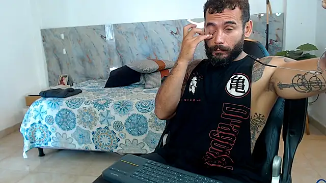 Snapshot of hanz_col chatting on November 17, 2025, 1:37 pm hanz col online show from November 17, 2025, 1:37 pm