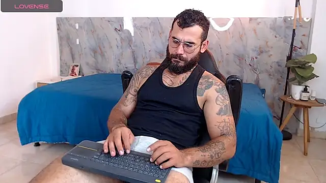 Snapshot of hanz_col chatting on December 15, 2025, 3:51 pm hanz col online show from December 15, 2025, 3:51 pm