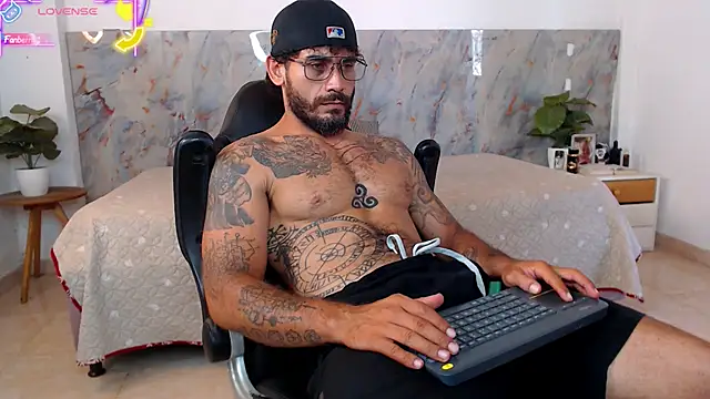 Snapshot of hanz_col chatting on July 13, 2026, 7:02 pm hanz col online show from July 13, 2026, 7:02 pm